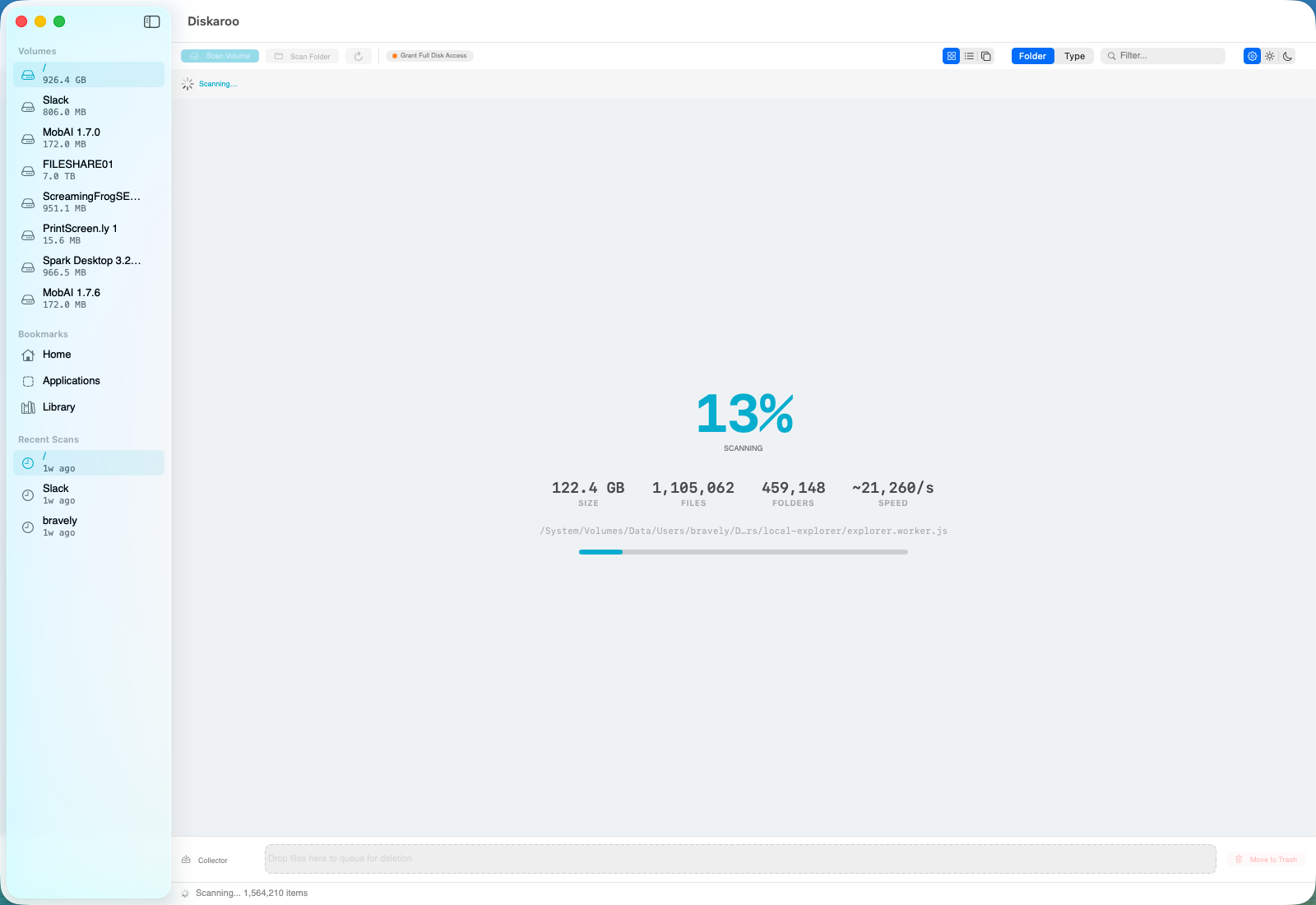 Diskaroo scanning a disk β live file count, size, and scan speed with collector tray
